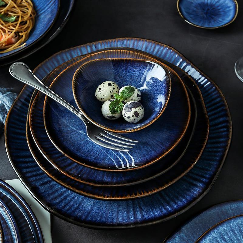Chic Blue Porcelain Plates with A Bowl On Top