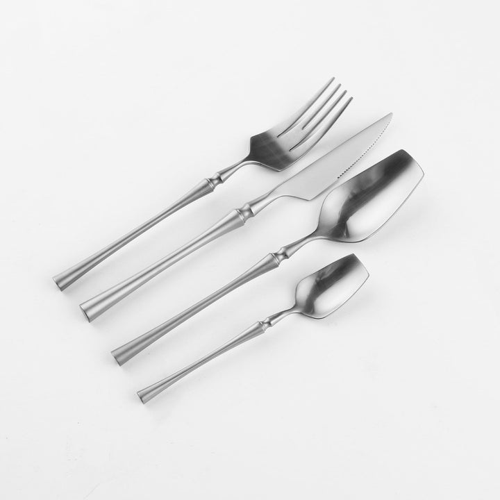 The Chic Cutlery Set - Silver | KitchBoom.