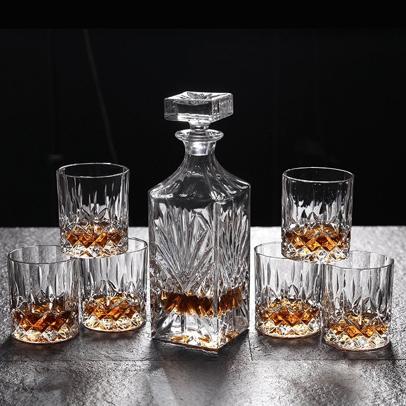 The Crystal Whisky Decanter Set - 6 Glasses and 1 Decanter | KitchBoom.